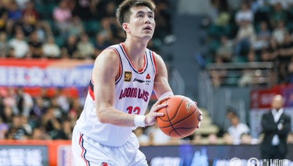 bob半岛体育平台-媒体人：郭艾伦的合同将到期 他肯定是不希望就这样结束职业生涯