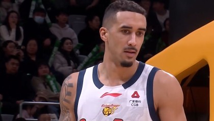 bob半岛体育官网-破案了！奎因扣篮后，点解怒吼对手？原因揭晓