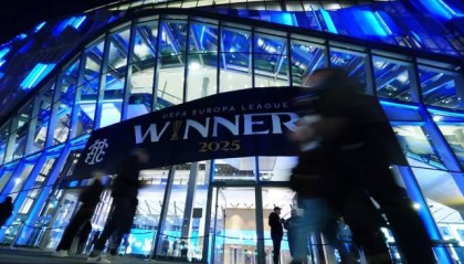 bob半岛体育官网-卫报：由于保级形势严峻，热刺推迟季票续订截止日期