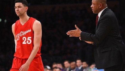 bob半岛体育-里弗斯：我带过儿子&amp;带过女婿 现在又陷入了字母三兄弟的家庭事务